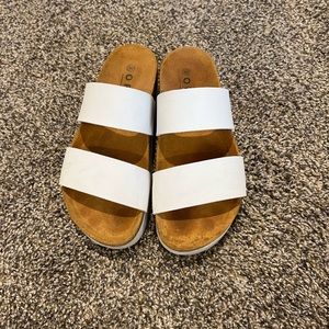 Office London platform white sandal. Size EU 38 (7.5 US)